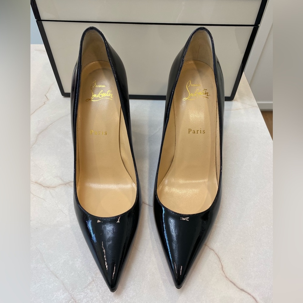 Christian Louboutin pointed toe patent leather heels size 38.5